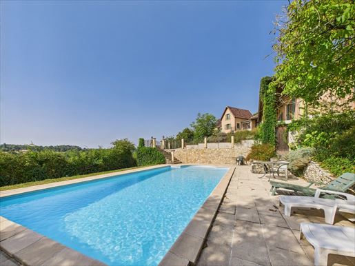 Maison 9 pièces 245 m² · à Monpazier · 245 m² · 413 400 €