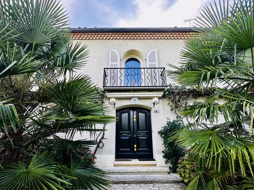 Maison 12 pièces 350 m² · à Chasseneuil-sur-Bonnieure · 350 m² · 365 000 €