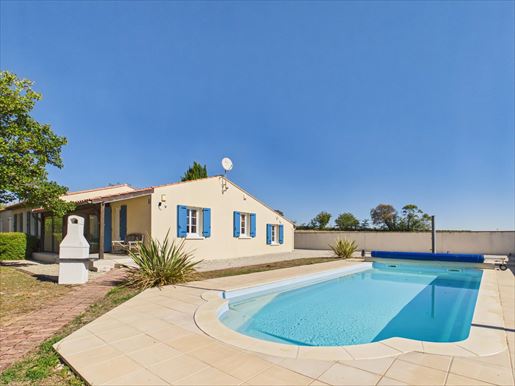 7 pièces 127 m² · à Les Touches-de-Périgny · 127 m² · 299 600 €