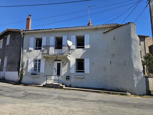 Maison 5 pièces 97 m² · à Chabanais · 97 m² · 64 500 €