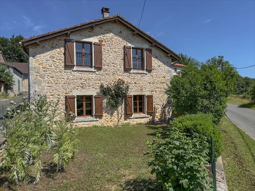 Maison 7 pièces 185 m² · à Saint-Front-la-Rivière · 185 m² · 160 000 €