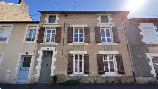 Maison 8 pièces 118 m² · à Montmorillon · 118 m² · 158 000 €