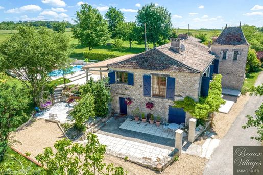 Maison 12 pièces 235 m² · à Duras · 235 m² · 549 000 €