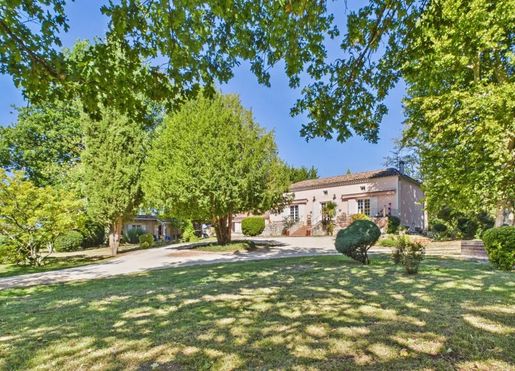 Maison 11 pièces 280 m² · à Monflanquin · 280 m² · 419 000 €