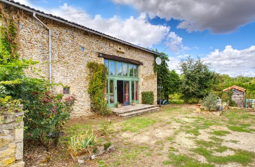 Maison 4 pièces 182 m² · à Champniers · 182 m² · 186 000 €