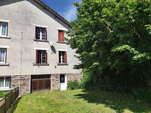 Maison 5 pièces 100 m² · à Dournazac · 100 m² · 31 000 €
