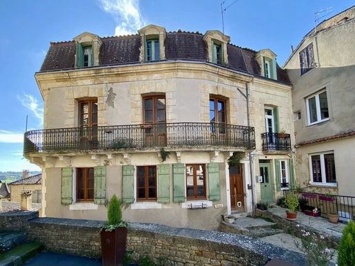 Maison 8 pièces 208 m² · à Pays de Belvès · 208 m² · 195 000 €