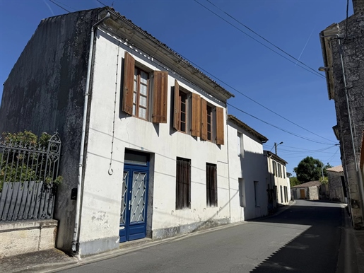 Maison 6 pièces 183 m² · à Saint-Fort-sur-Gironde · 183 m² · 172 800 €