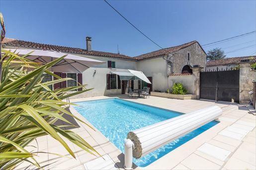 Maison 5 pièces 140 m² · à Jarnac · 140 m² · 285 500 €