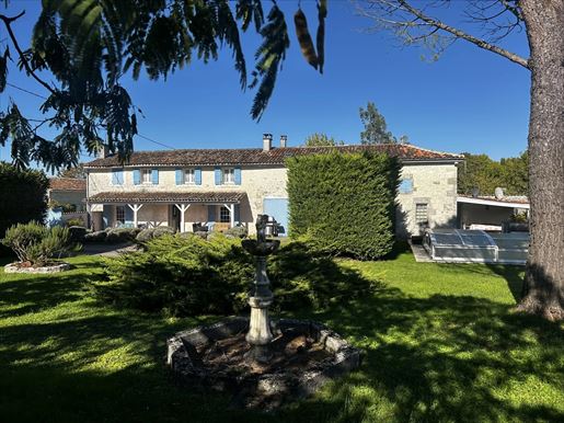 6 pièces 129 m² · à Pons · 129 m² · 325 000 €