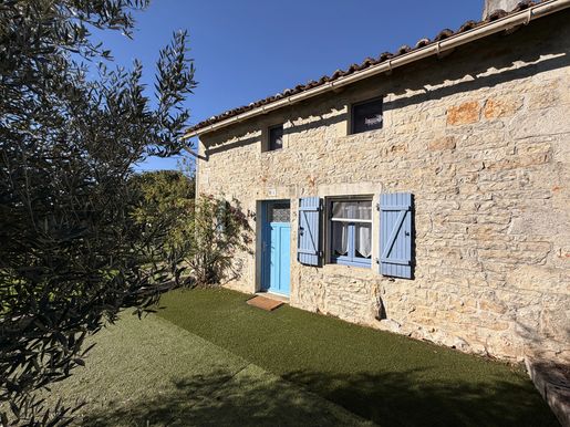 Maison 3 pièces 67 m² · à Nanteuil-en-Vallée · 67 m² · 71 500 €