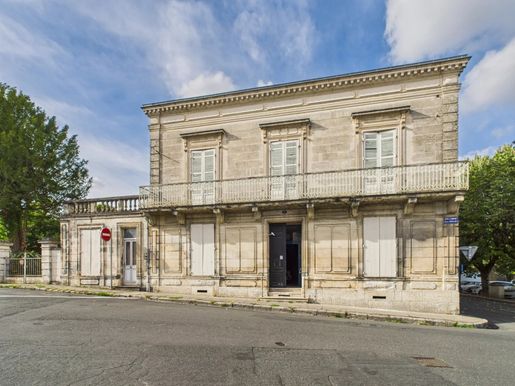 Maison 14 pièces 285 m² · à Ribérac · 285 m² · 249 950 €