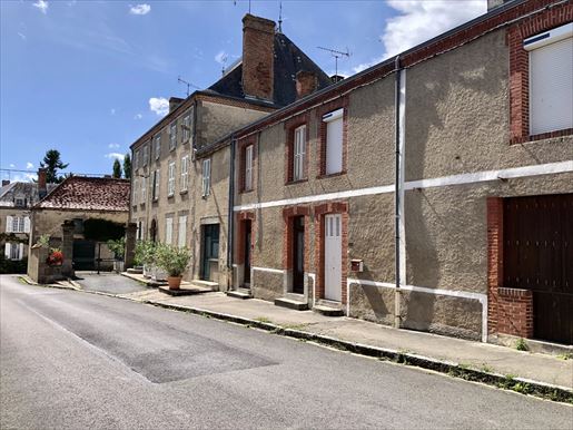 Maison 5 pièces 70 m² · à Lussac-les-Eglises · 70 m² · 34 000 €