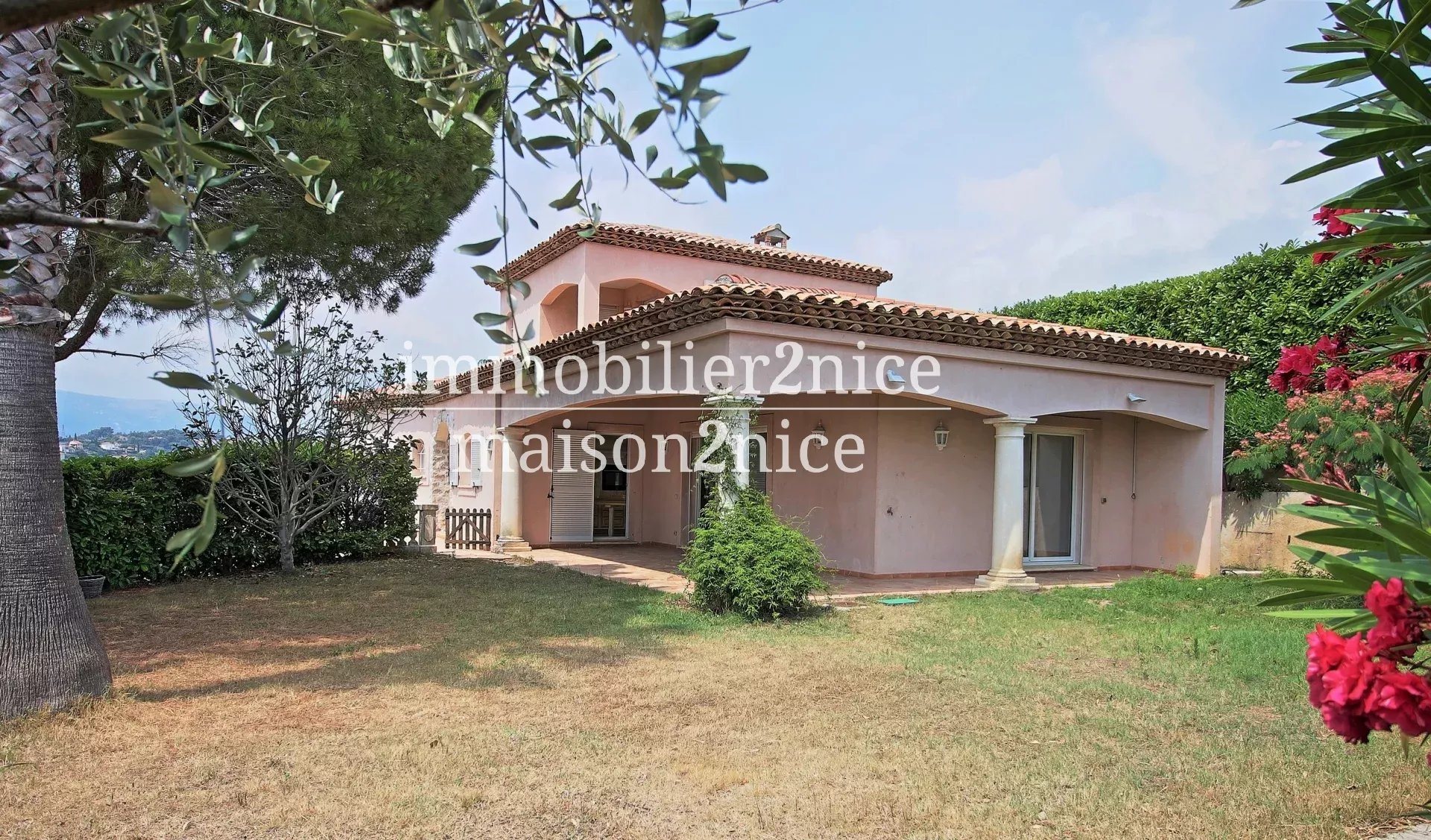 Nice - Saint-Pierre-de-Féric, Superb House on a Flat Plot
