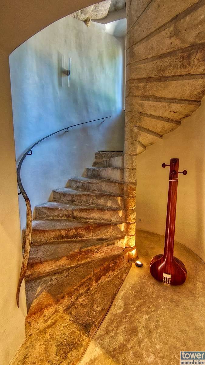 Maison à vendre, 280m², Montcuq-en-Quercy-Blanc