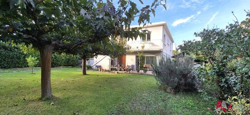 Maison 6 pièces 132 m² · à Arles · 132 m² · 330 000 €