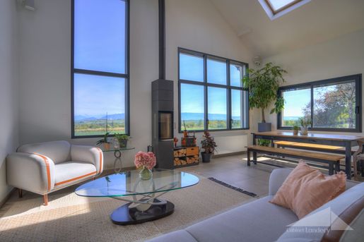 Maison 5 pièces 145 m² · à Thoiry · 145 m² · 895 000 €
