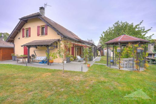 Maison 5 pièces 148 m² · à Saint-Jean-de-Gonville · 148 m² · 799 000 €
