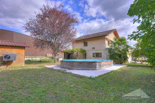 Maison 7 pièces 205 m² · à Saint-Genis-Pouilly · 205 m² · 695 000 €