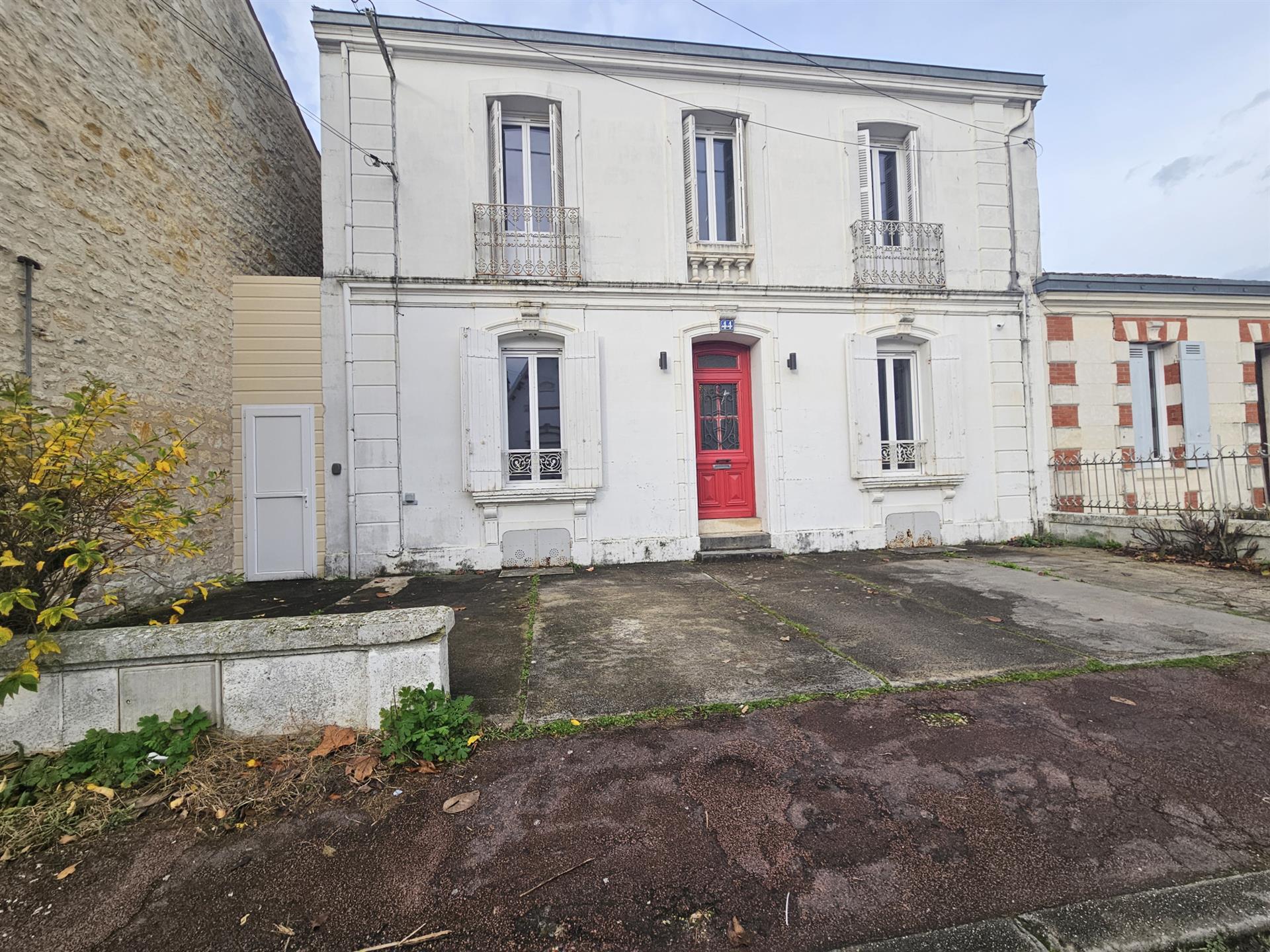 Maison à vendre, 173m², Saintes