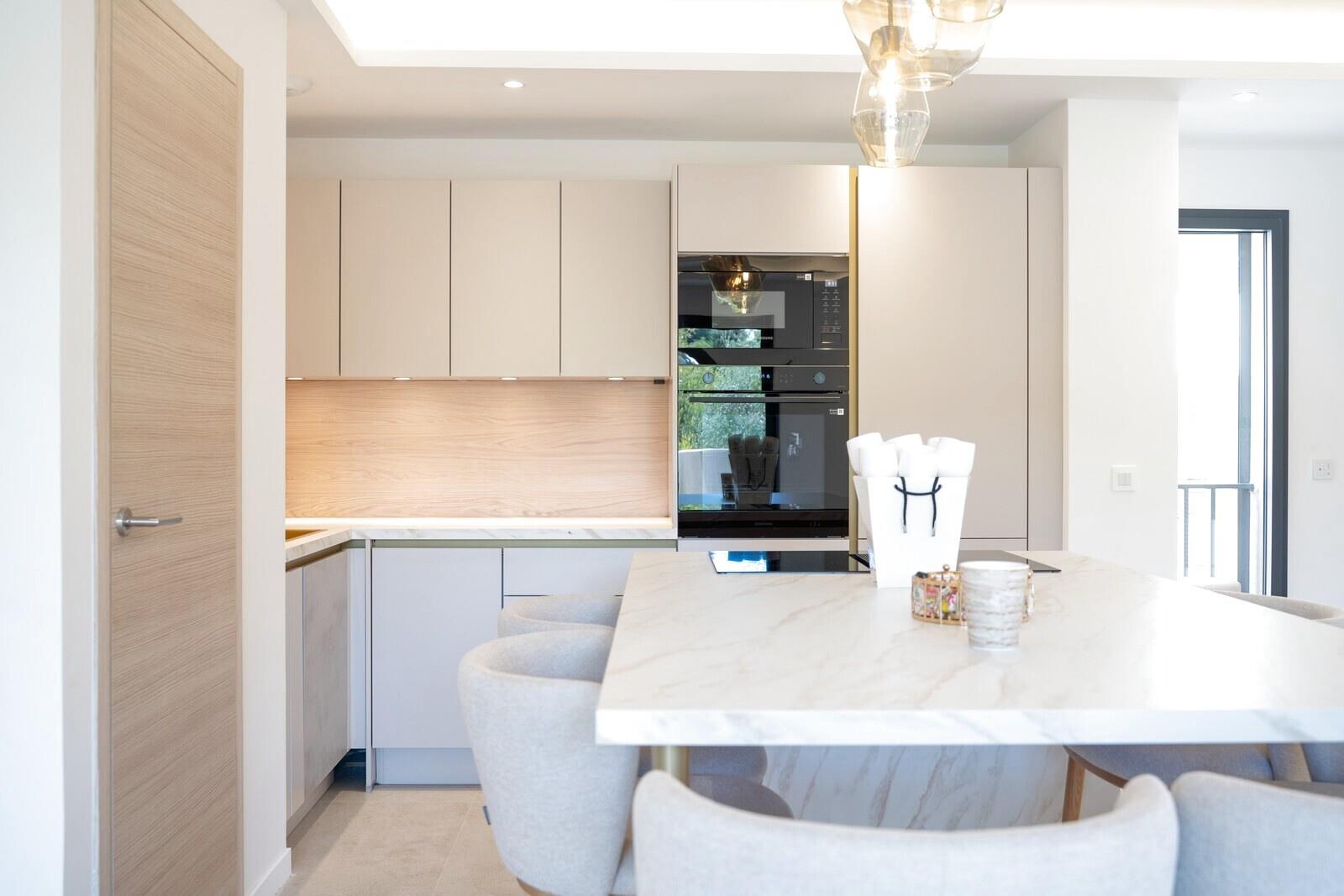Superb, very recent 3-room apartment - Mehr