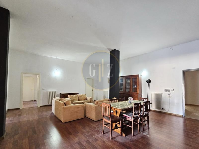 Galatina: Pevná investičná príležitosť na nehnuteľnosti – Veľký byt s rozlohou 300 m², už rozdelený