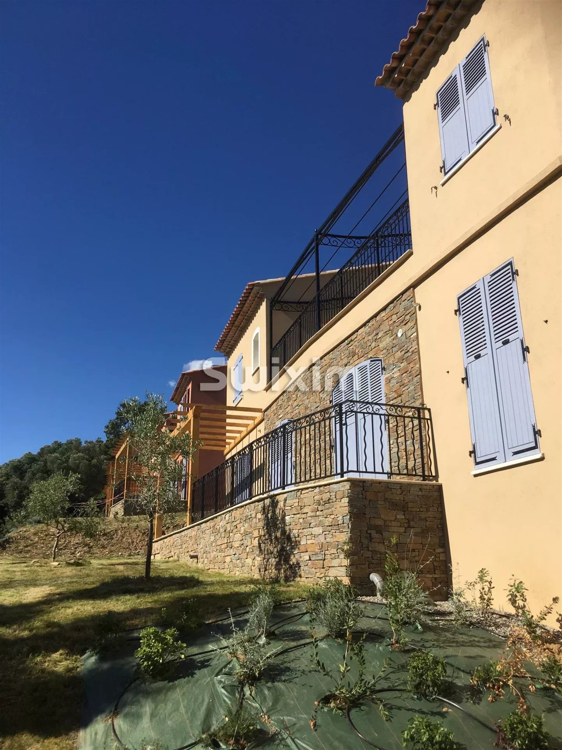 Maison, 213 m², terrain 1600 m²
