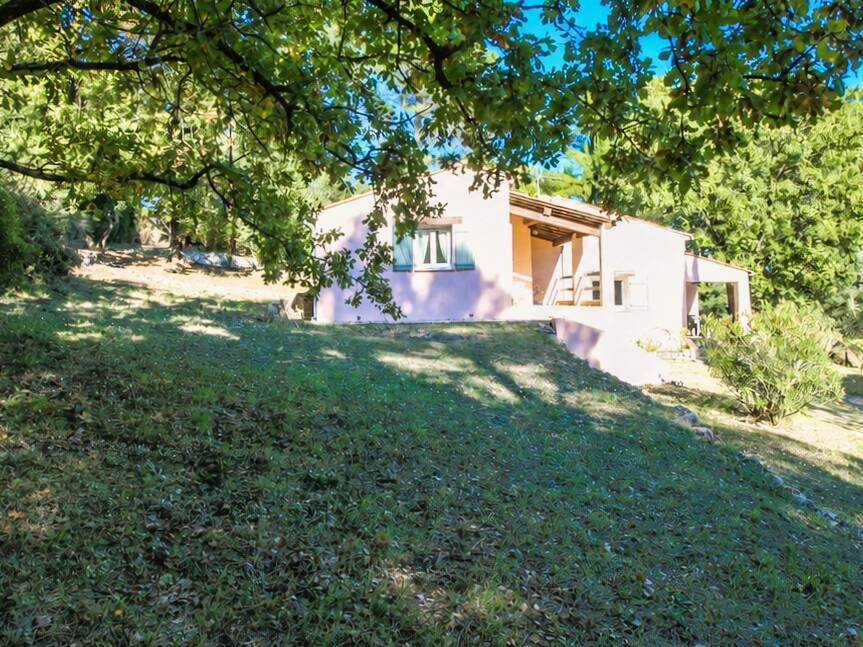 Maison à vendre, 97m², Figanières