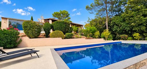 Maison 5 pièces 154 m² · à Roquebrune-sur-Argens · 154 m² · 649 000 €