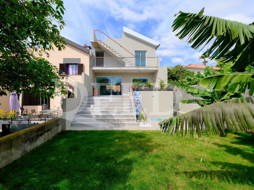 Huis 4 Slaapkamers Triplex Te Koop Funchal