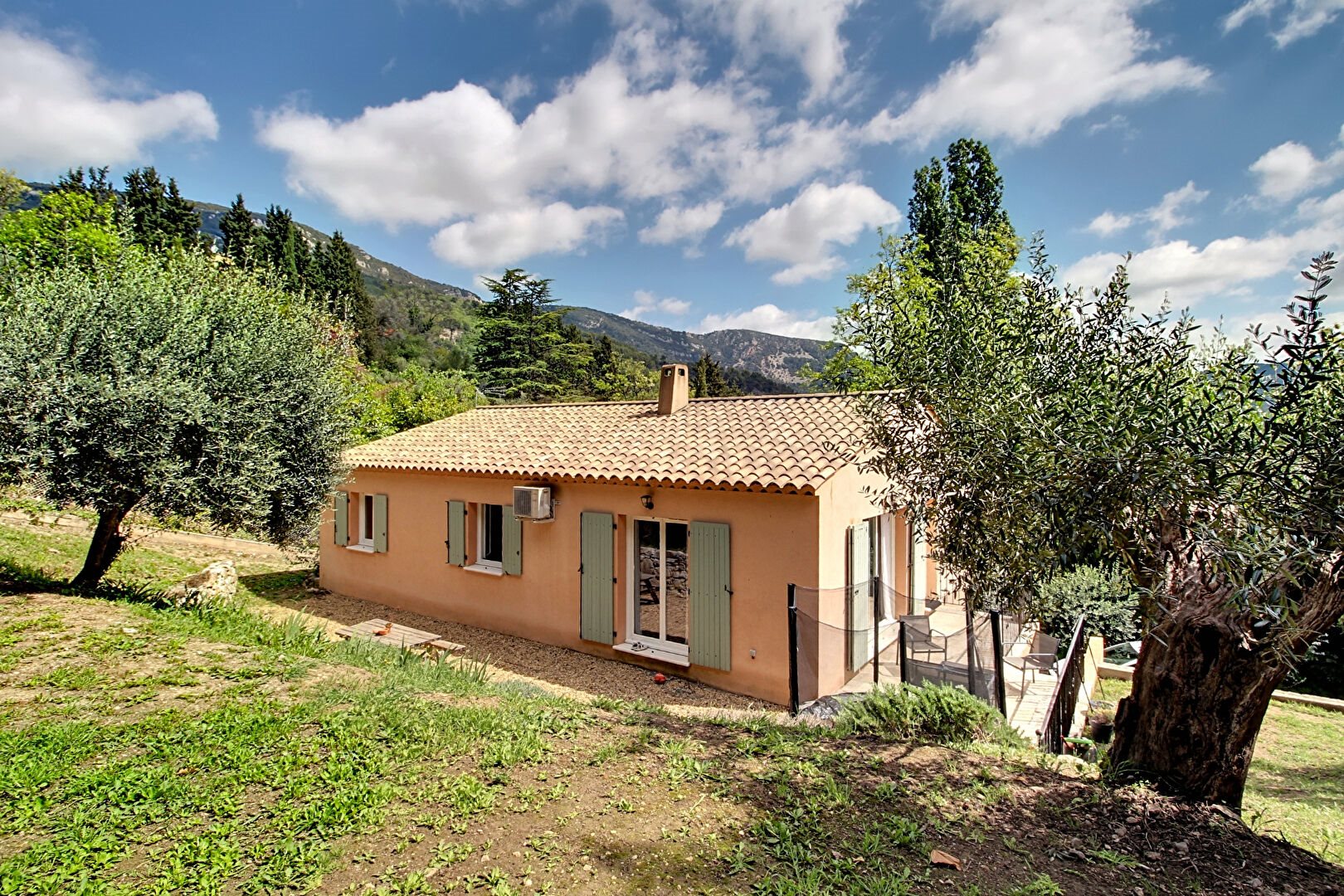 Maison à vendre, 106m², Bargemon