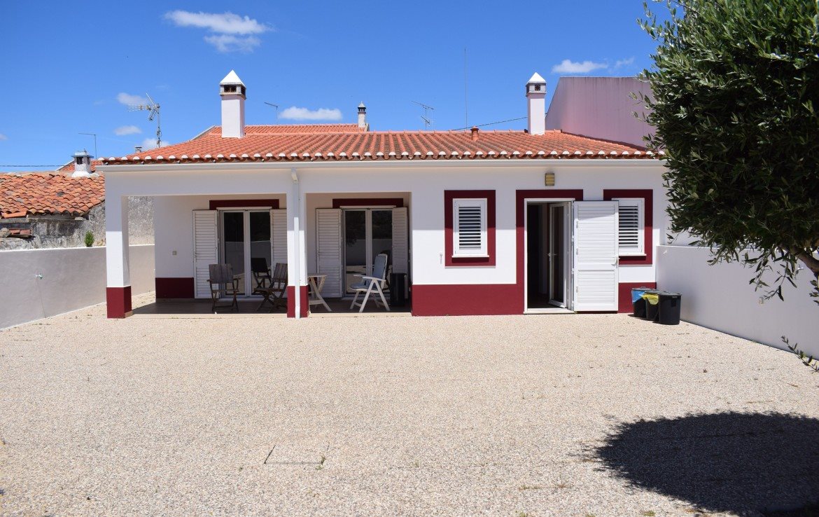 Bm180 – Modern huis in Vila Luminoso, Ruime en Luchtige Woning