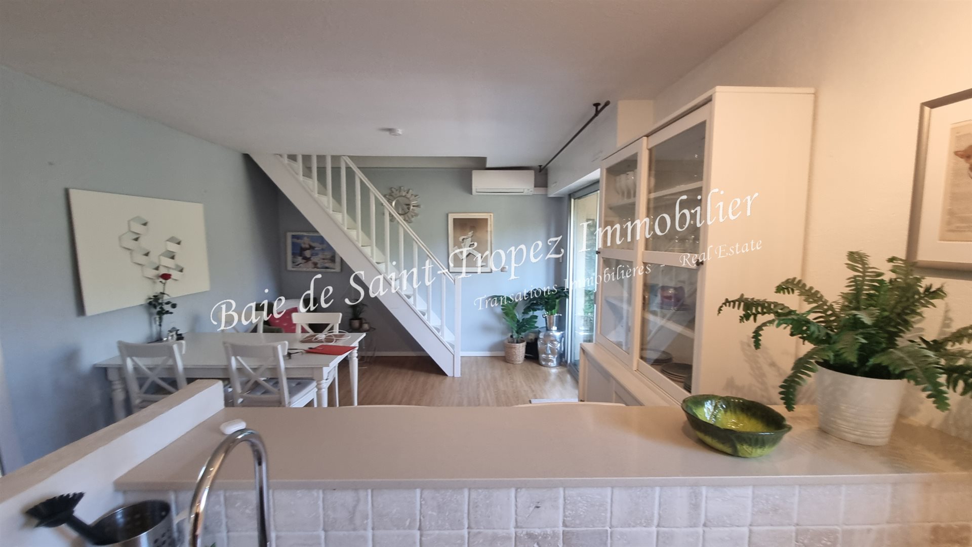 Superb, fully renovated duplex in a residence with swimming pool - Ansicht 2