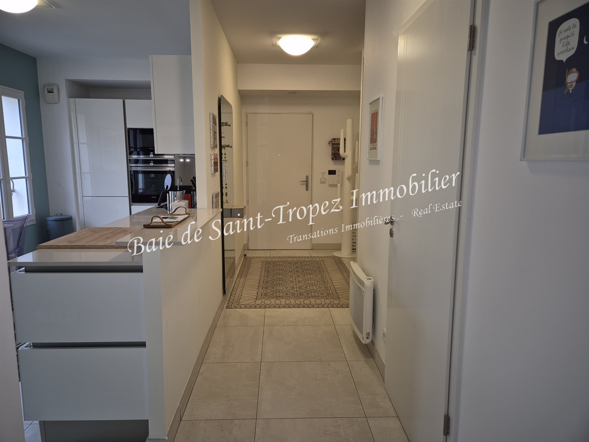 Luxurious 92 m² apartment with 15 m² terrace in the heart of Saint-Tropez - Mehr