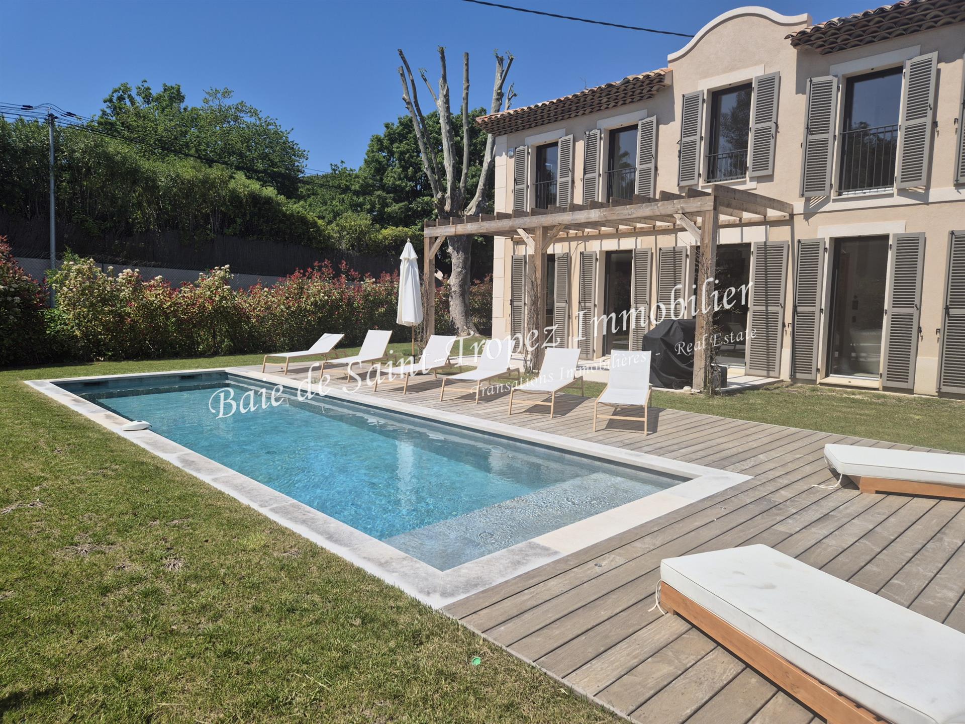 Maison à louer, 175m², Gassin