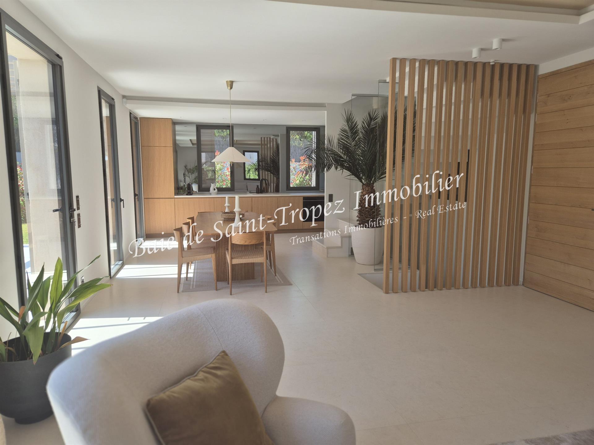 Maison à louer, 175m², Gassin