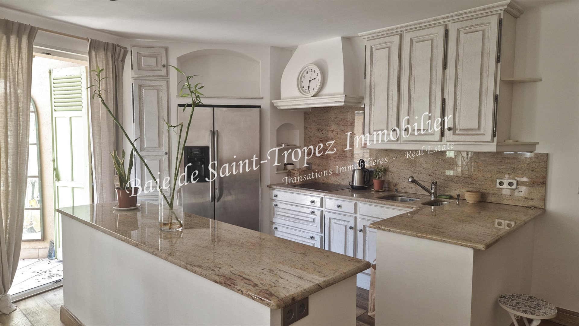 Beautiful apartment with terrace in the heart of the village - Ansicht 4