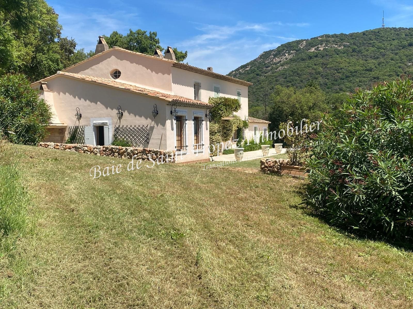 Maison à vendre, 260m², Grimaud