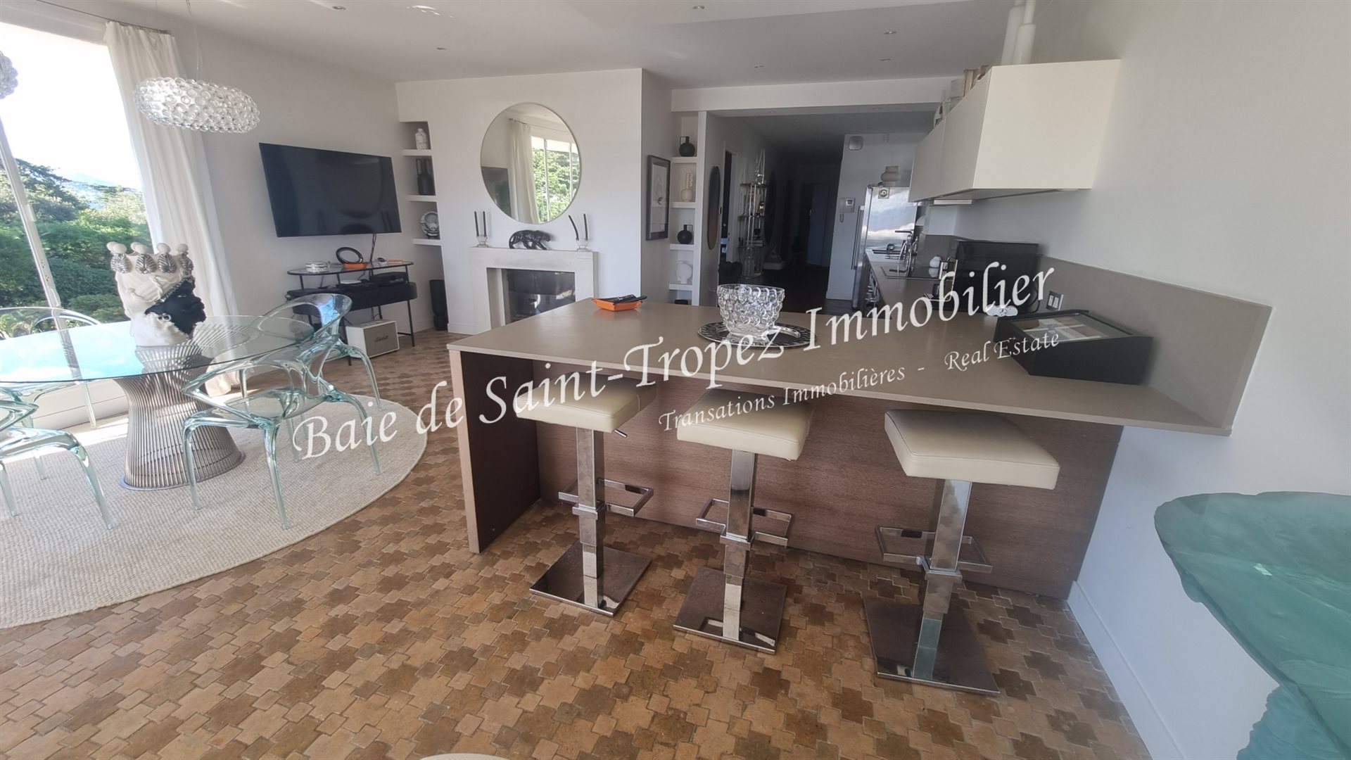 Superbe appartement avec toit terrasse vue mer panoramique - Mehr