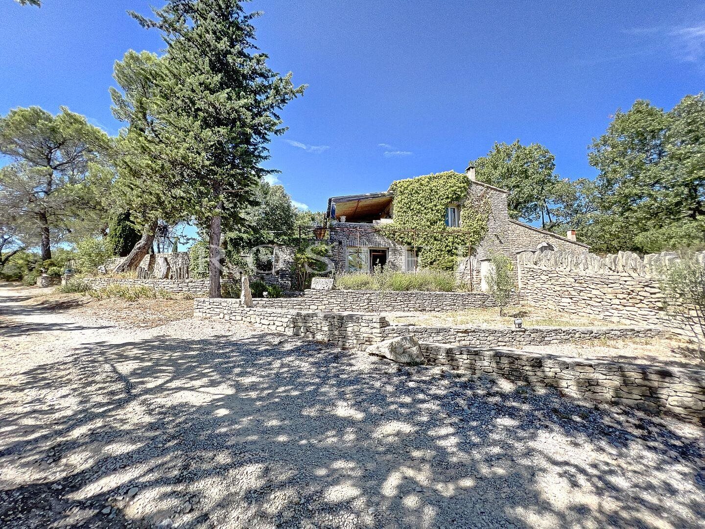 Maison à vendre, 373m², Murs