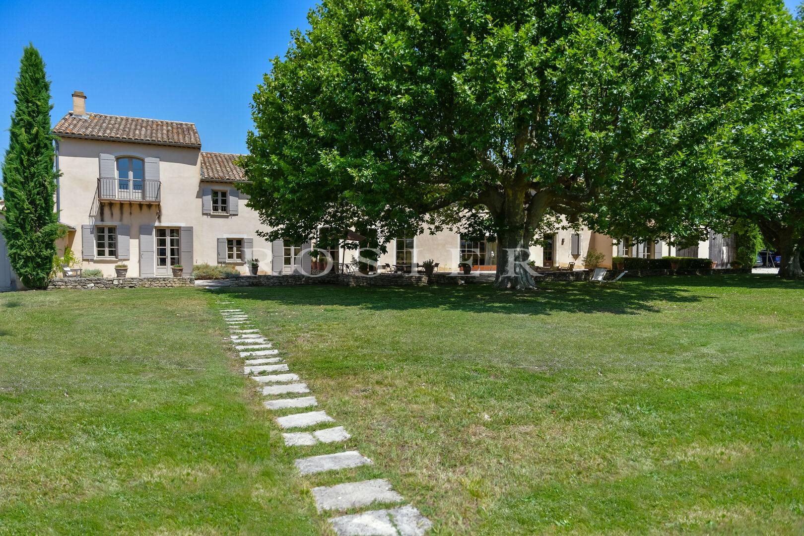 Maison à vendre, 700m², L'Isle-sur-la-Sorgue