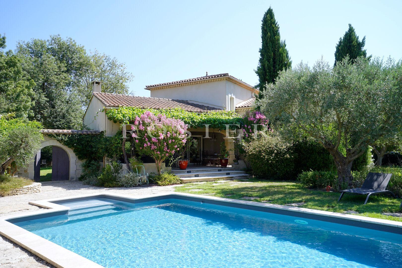 Maison à vendre, 188m², Entraigues-sur-la-Sorgue