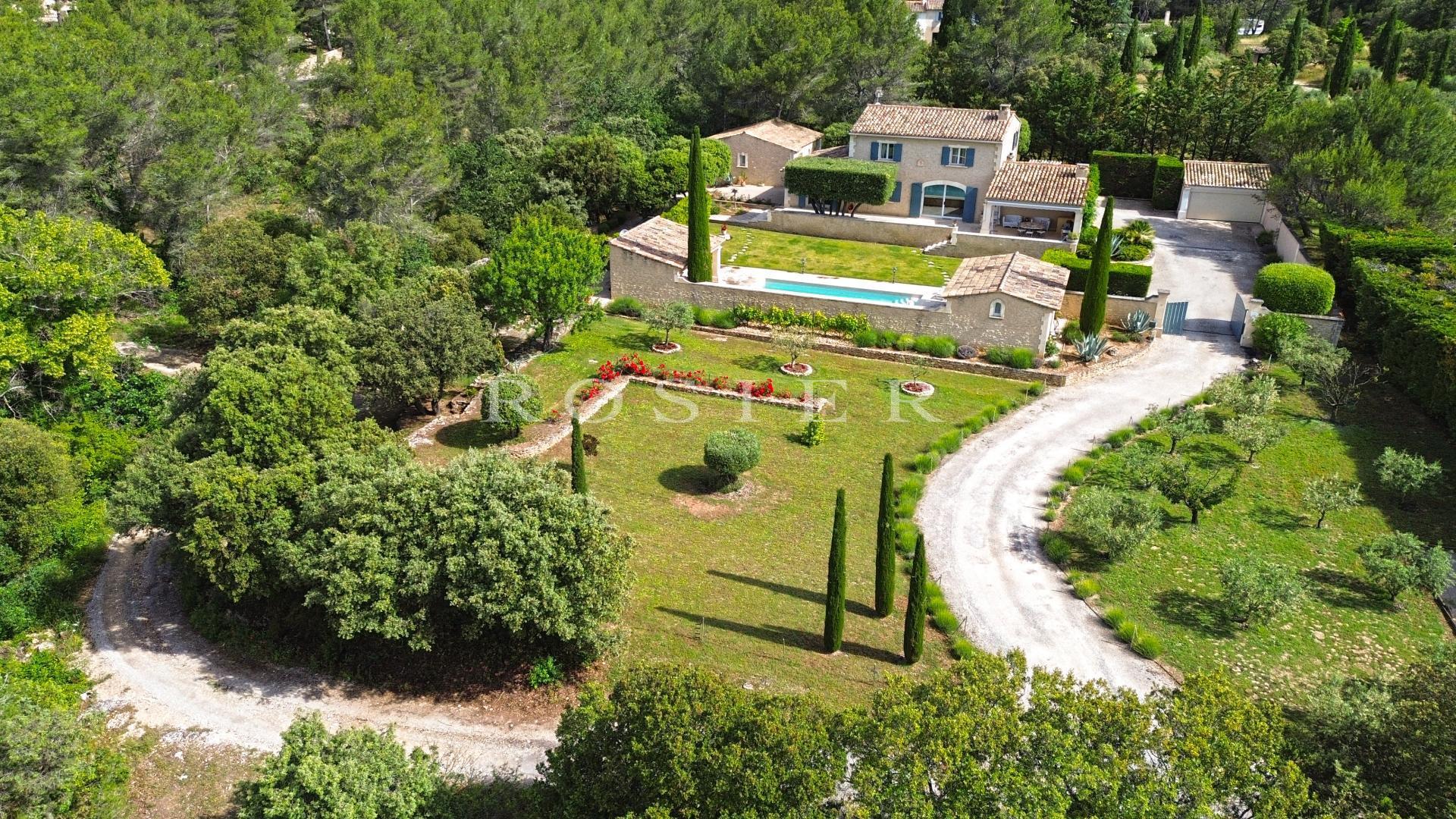 Maison à vendre, 280m², Cabrières-d'Avignon