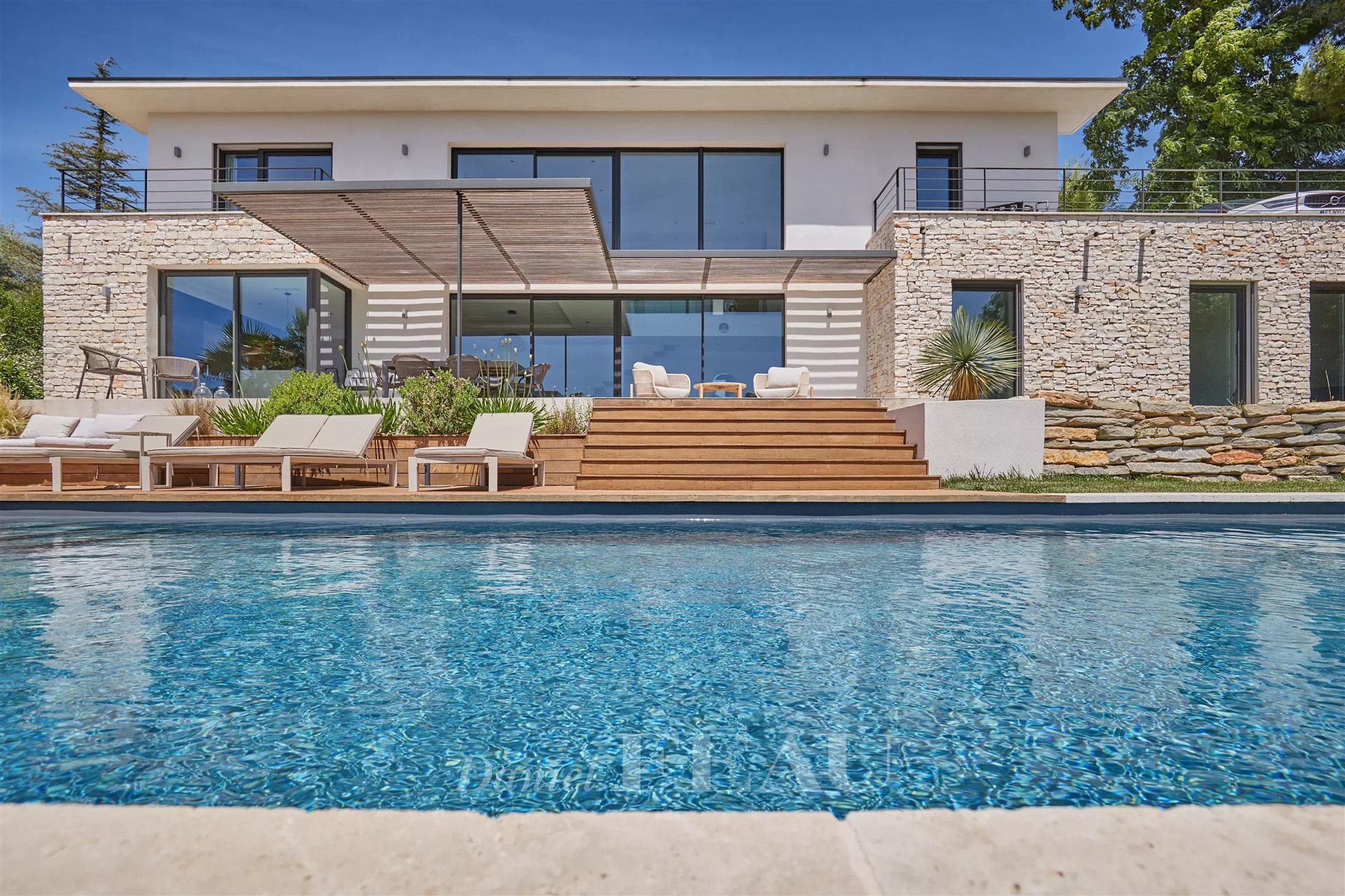 Eguilles – A contemporary property with a swimming pool, Aix-en-Provence