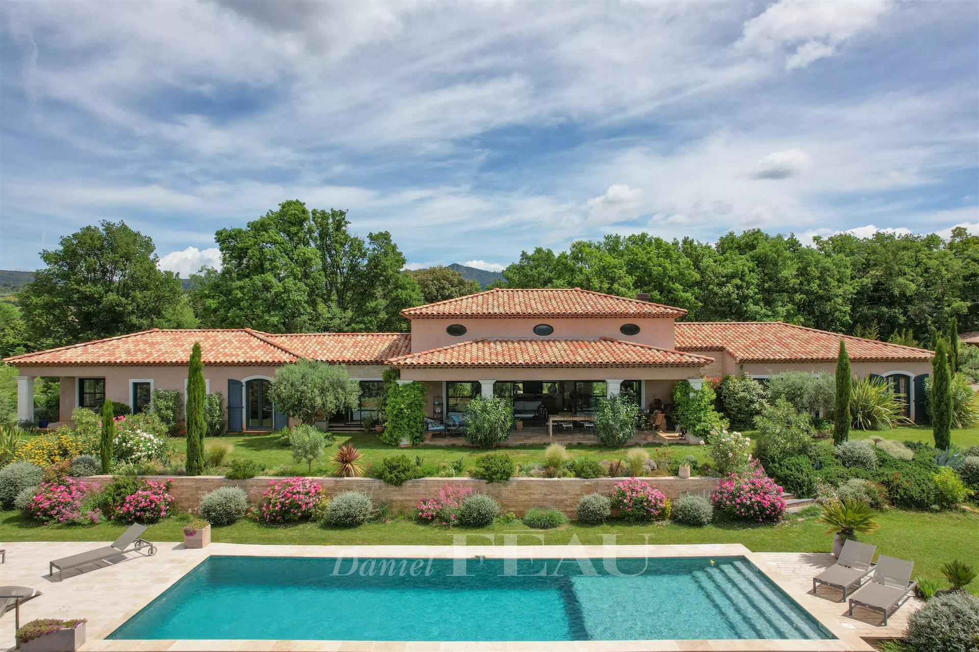 Maison à vendre, 261m², Aups
