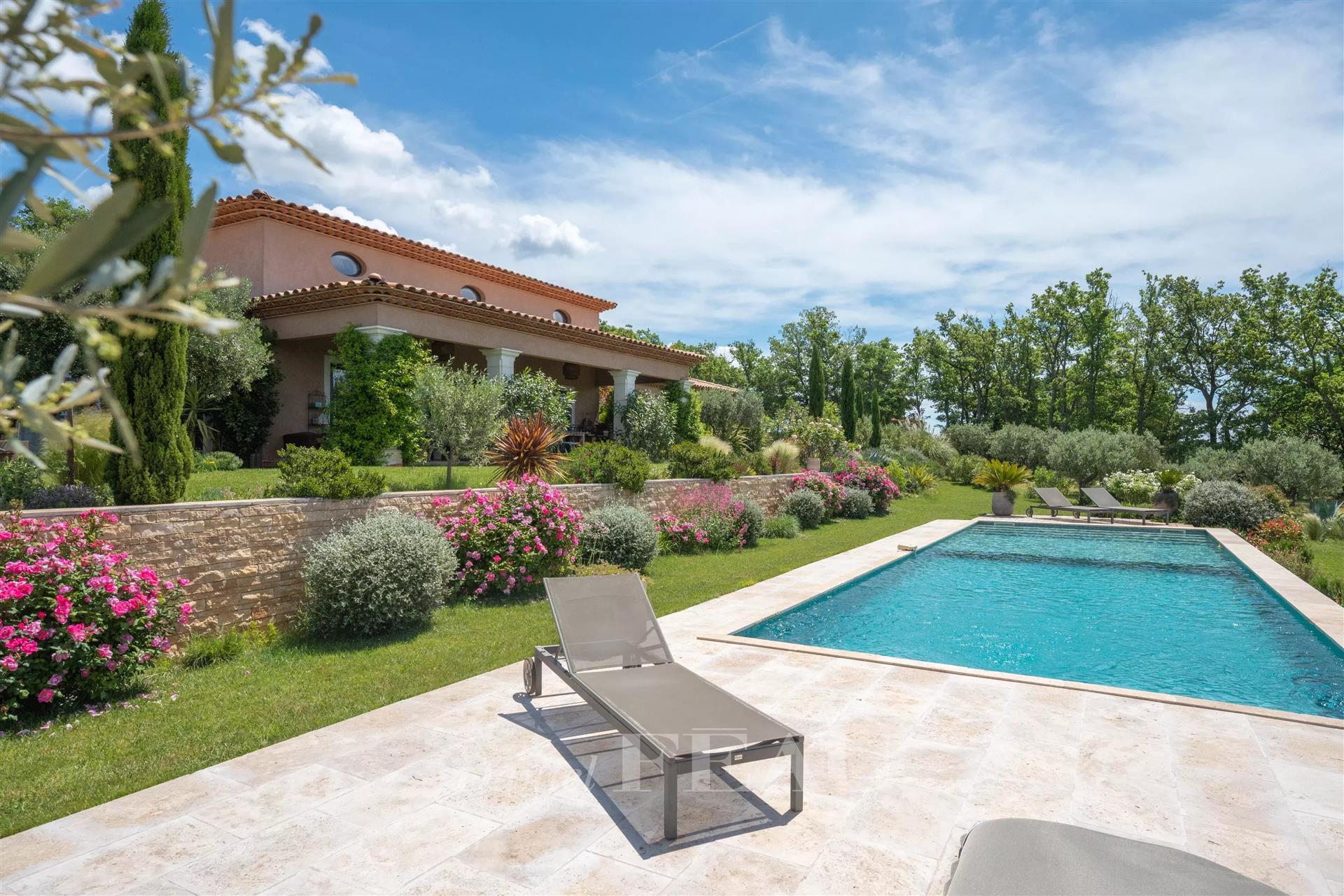 Maison à vendre, 261m², Aups