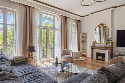 6 pièces 177 m² · à Aix-en-Provence · 177 m² · 1 580 000 €