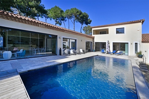 Maison 8 pièces 288 m² · à Nages-Et-Solorgues · 288 m² · 1 150 000 €