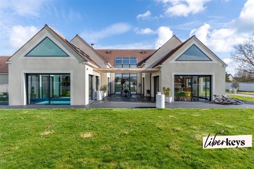 Maison 8 pièces 334 m² · à Saint-Laurent-la-Gâtine · 334 m² · 980 000 €
