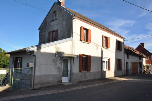 Maison 5 pièces 145 m² · à Arfeuilles · 145 m² · 91 000 €